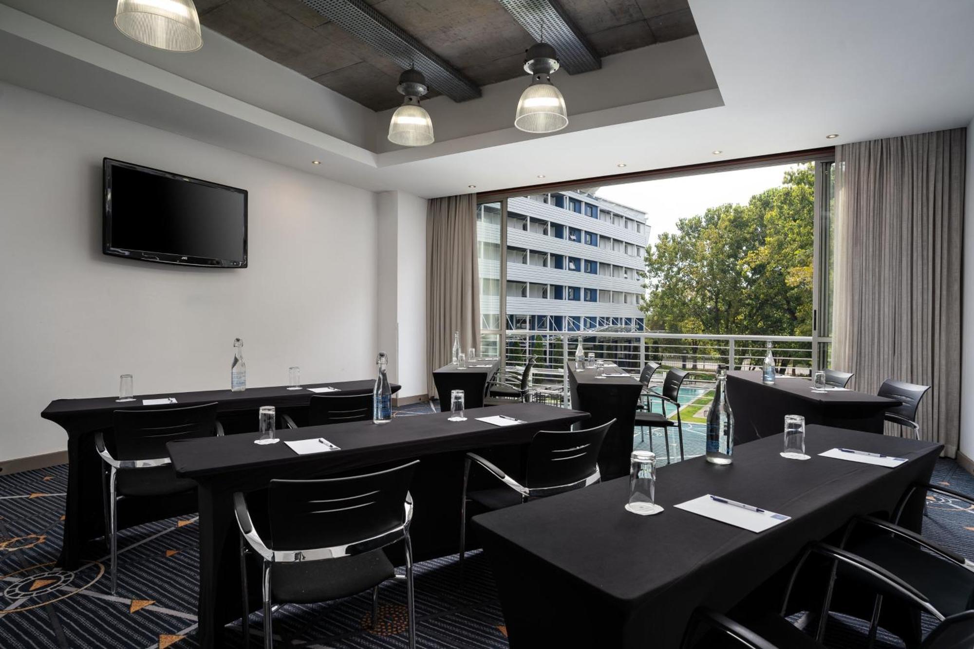 Protea Hotel By Marriott O R Tambo Airport Kempton Park Eksteriør bilde