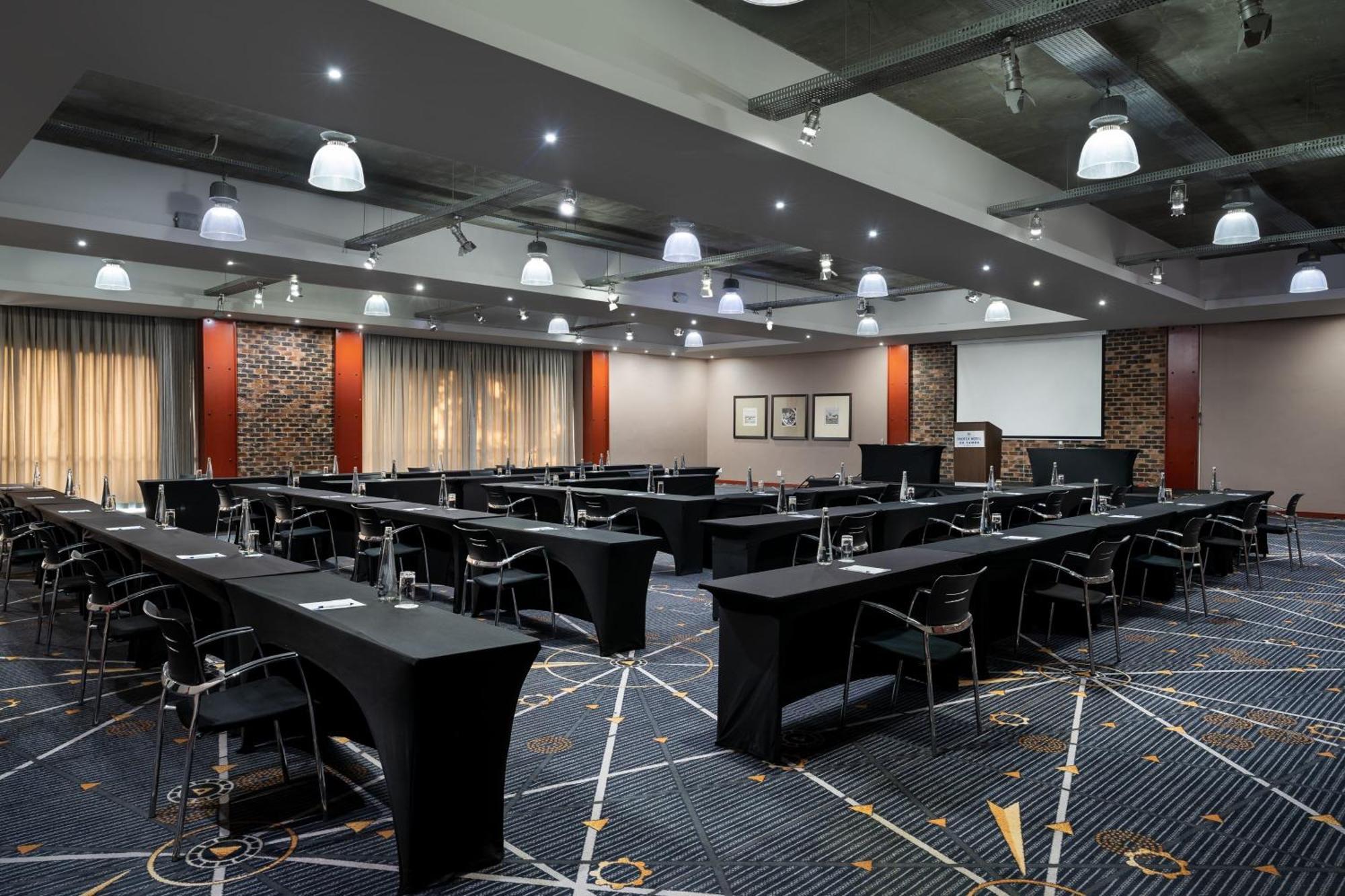 Protea Hotel By Marriott O R Tambo Airport Kempton Park Eksteriør bilde