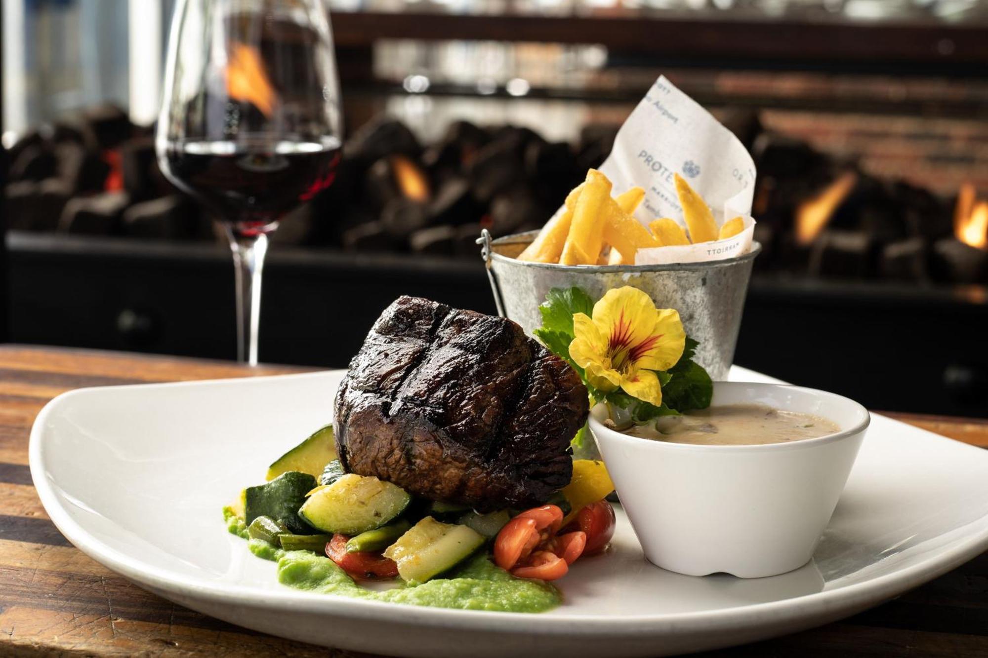 Protea Hotel By Marriott O R Tambo Airport Kempton Park Eksteriør bilde