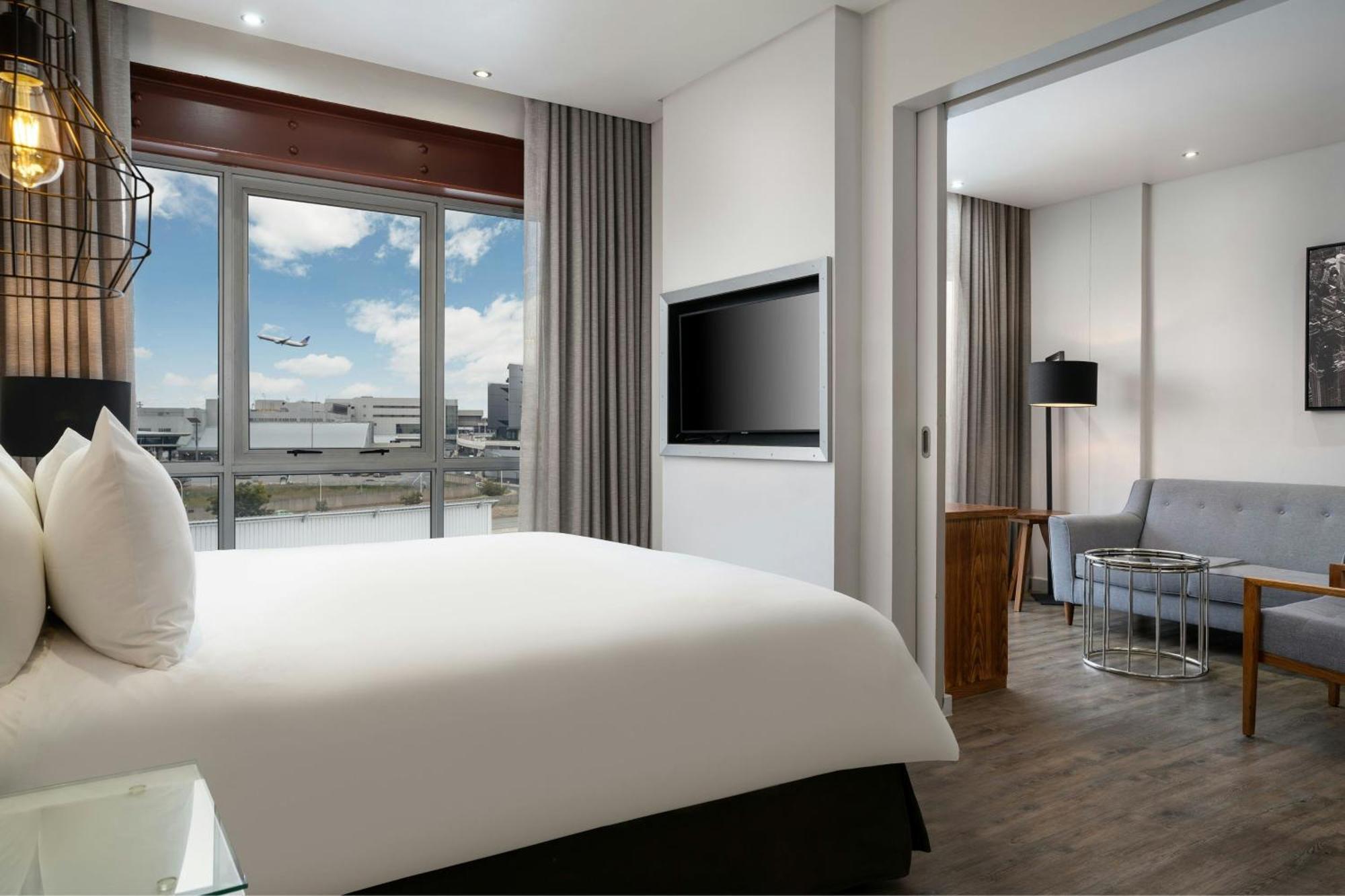 Protea Hotel By Marriott O R Tambo Airport Kempton Park Eksteriør bilde