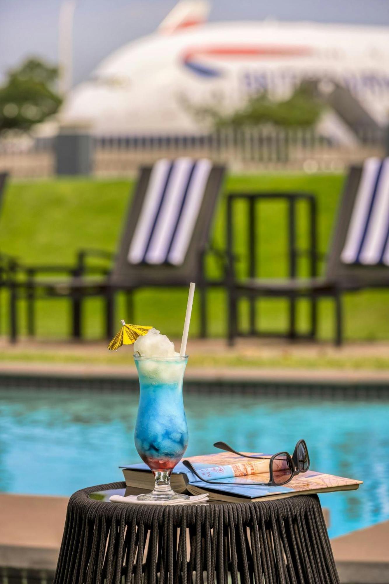 Protea Hotel By Marriott O R Tambo Airport Kempton Park Eksteriør bilde